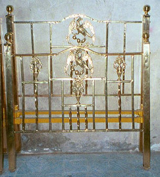 Brass bed number 15