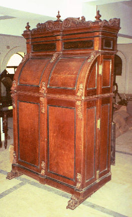 Wells Fargo desk