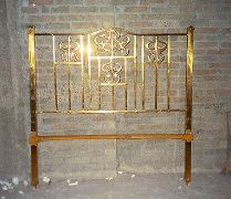 Brass bed - Click for a closer look
