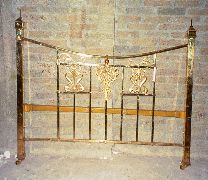 Brass bed - Click for a closer look